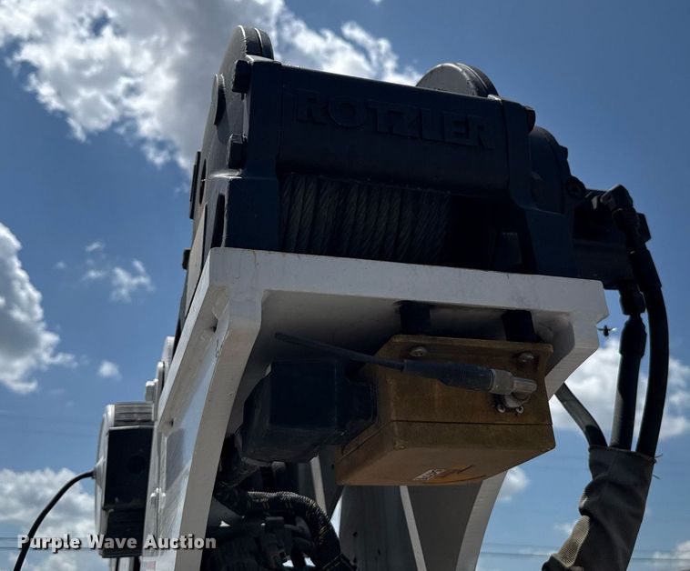 image for item DW5123 2012 Ford F550 utility / service truck