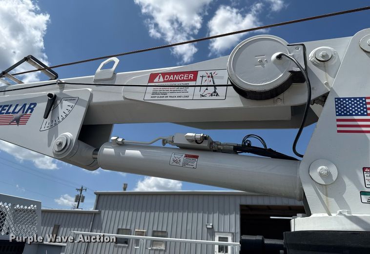 image for item DW5123 2012 Ford F550 utility / service truck