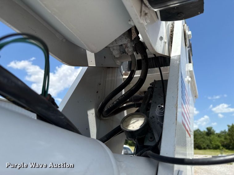 image for item DW5123 2012 Ford F550 utility / service truck