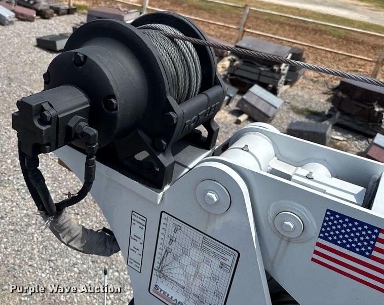 image for item DW5123 2012 Ford F550 utility / service truck