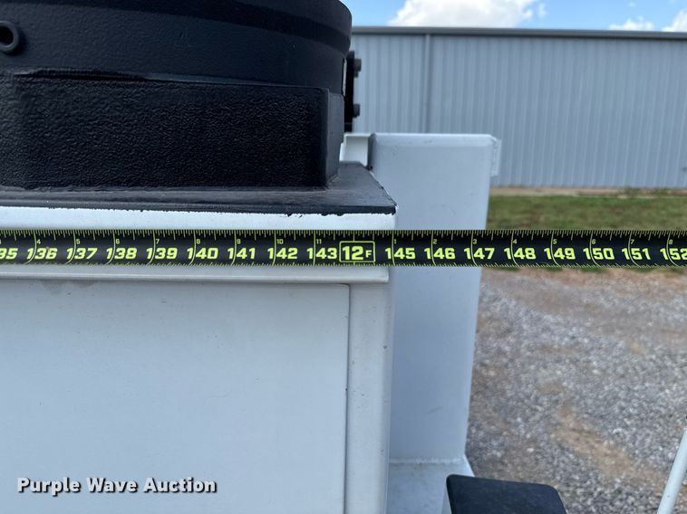 image for item DW5123 2012 Ford F550 utility / service truck