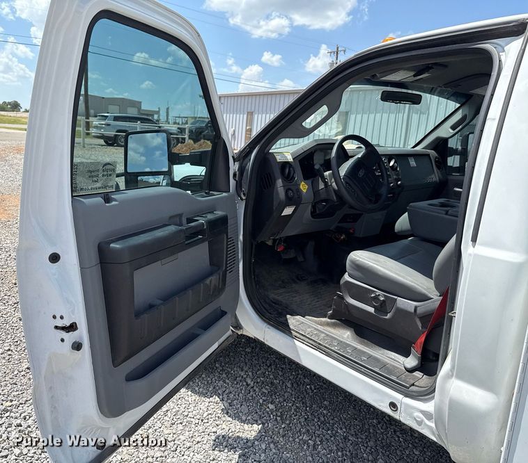 image for item DW5123 2012 Ford F550 utility / service truck