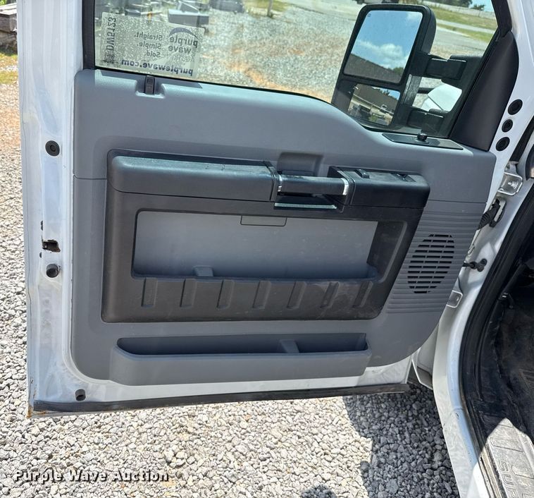 image for item DW5123 2012 Ford F550 utility / service truck