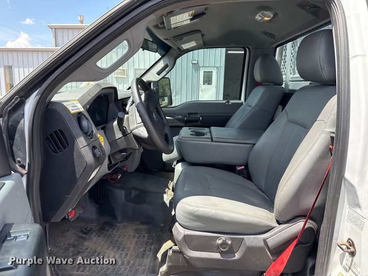 image for item DW5123 2012 Ford F550 utility / service truck