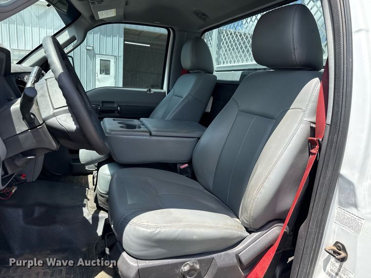 image for item DW5123 2012 Ford F550 utility / service truck