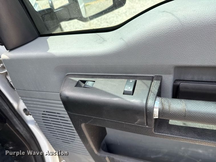 image for item DW5123 2012 Ford F550 utility / service truck