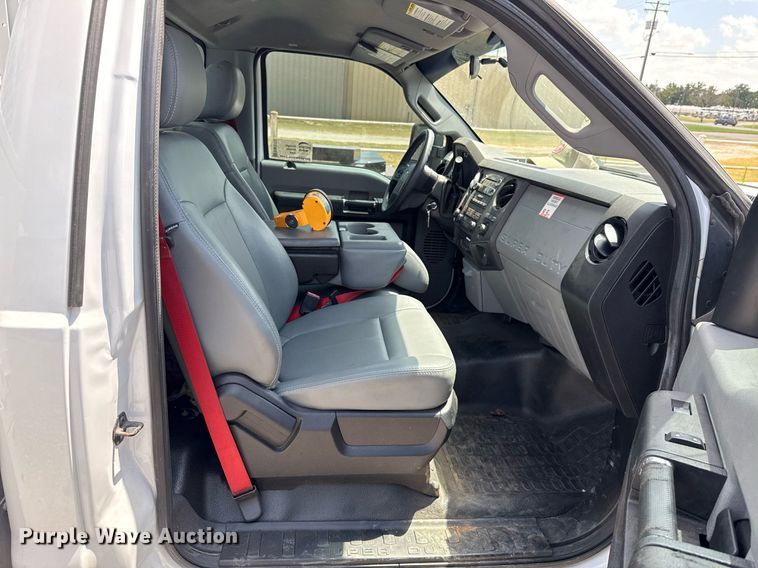 image for item DW5123 2012 Ford F550 utility / service truck