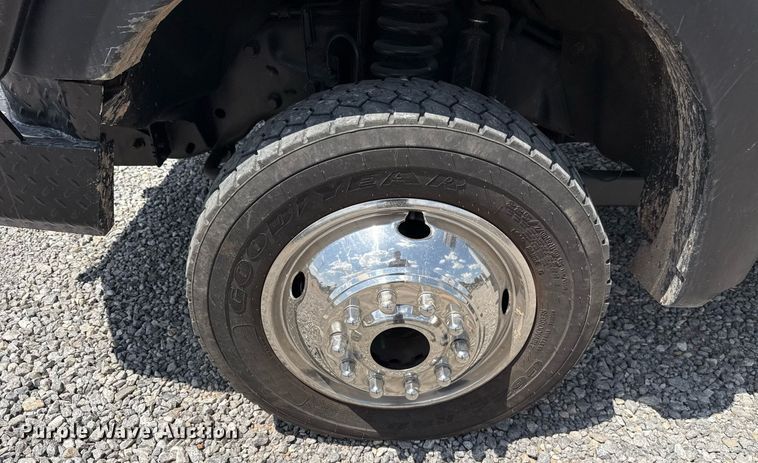 image for item DW5123 2012 Ford F550 utility / service truck