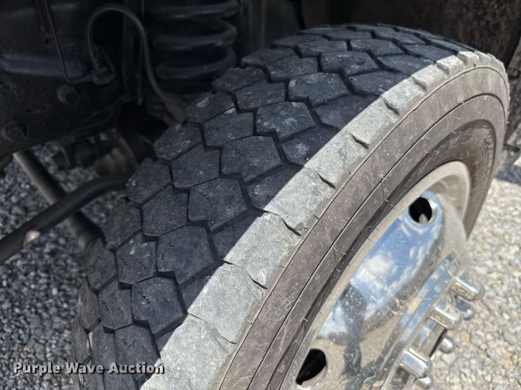 image for item DW5123 2012 Ford F550 utility / service truck