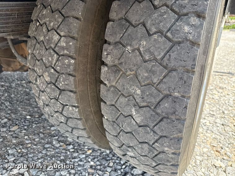 image for item DW5123 2012 Ford F550 utility / service truck