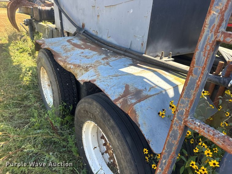 image for item DW6574 Hood Loaders S-182 grapple trailer