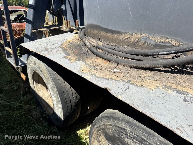 image for item DW6574 Hood Loaders S-182 grapple trailer