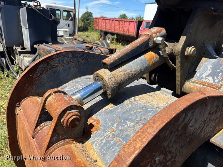 image for item DW6574 Hood Loaders S-182 grapple trailer