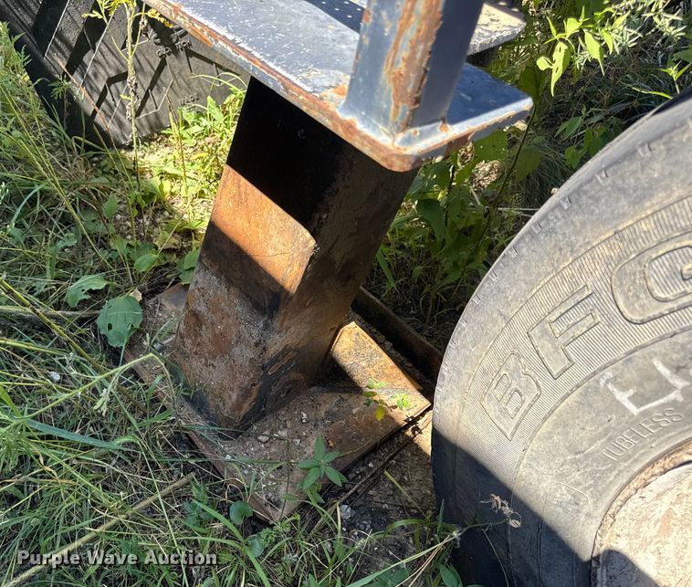 image for item DW6574 Hood Loaders S-182 grapple trailer