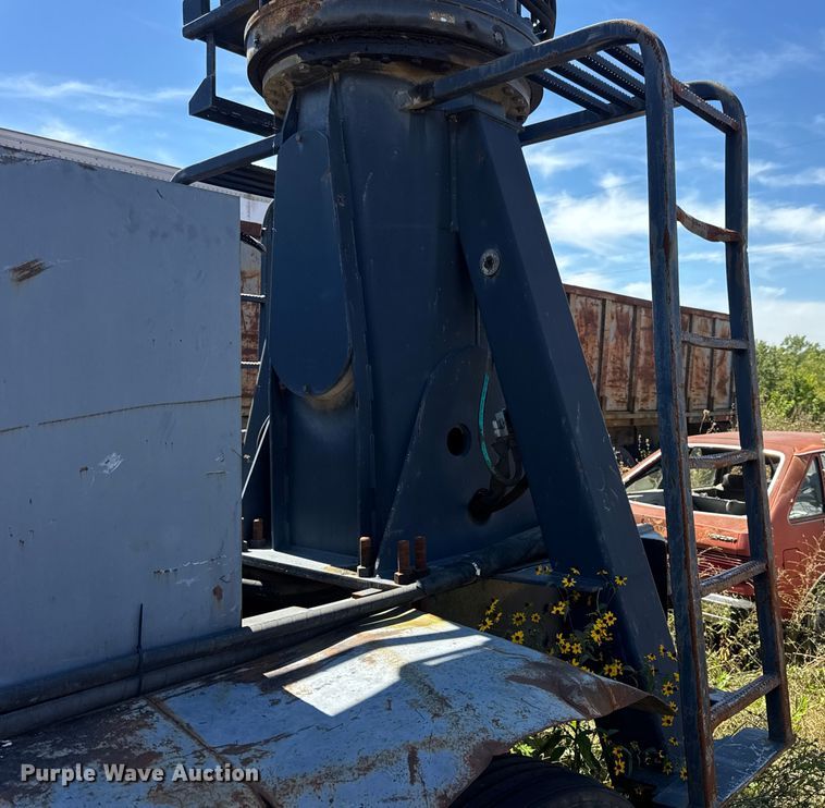 image for item DW6574 Hood Loaders S-182 grapple trailer