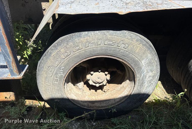 image for item DW6574 Hood Loaders S-182 grapple trailer