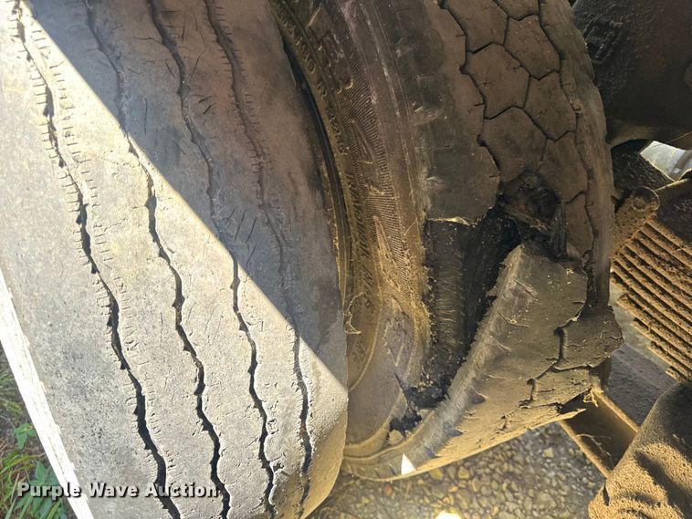 image for item DW6574 Hood Loaders S-182 grapple trailer