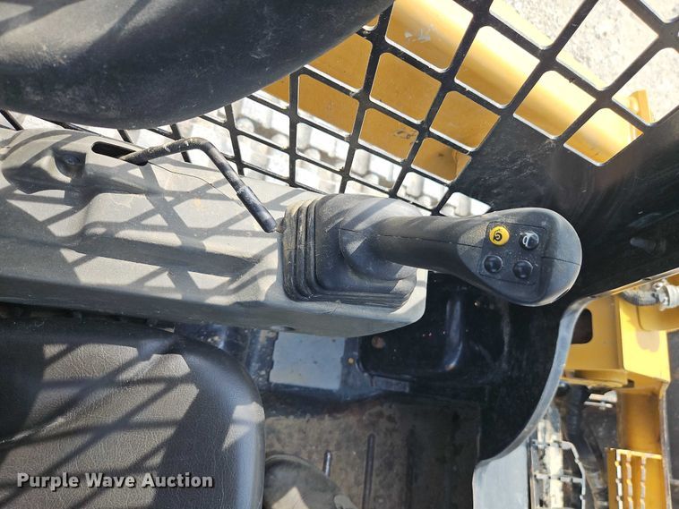 image for item DW6580 2021 Caterpillar 289D3 tracked skid steer loader