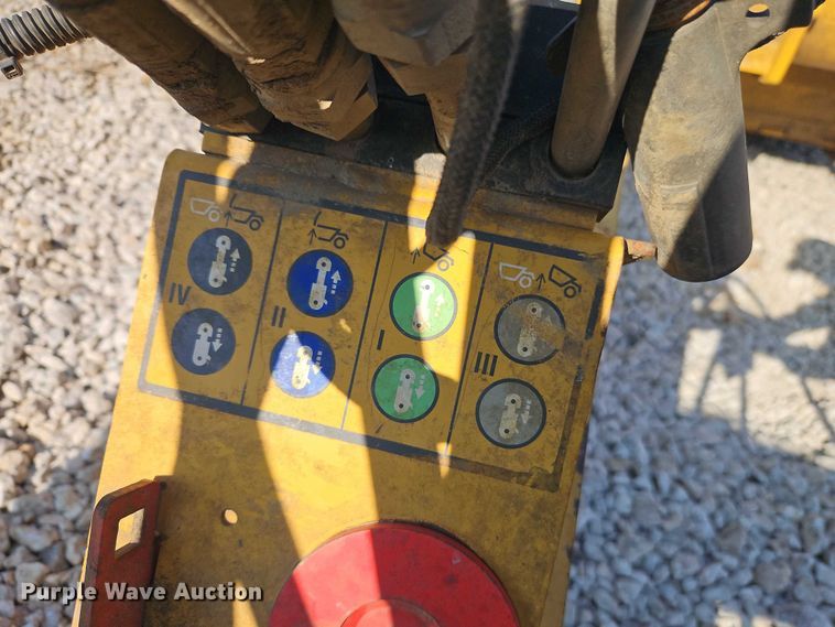 image for item DW6590 2016 John Deere 2112DC scraper