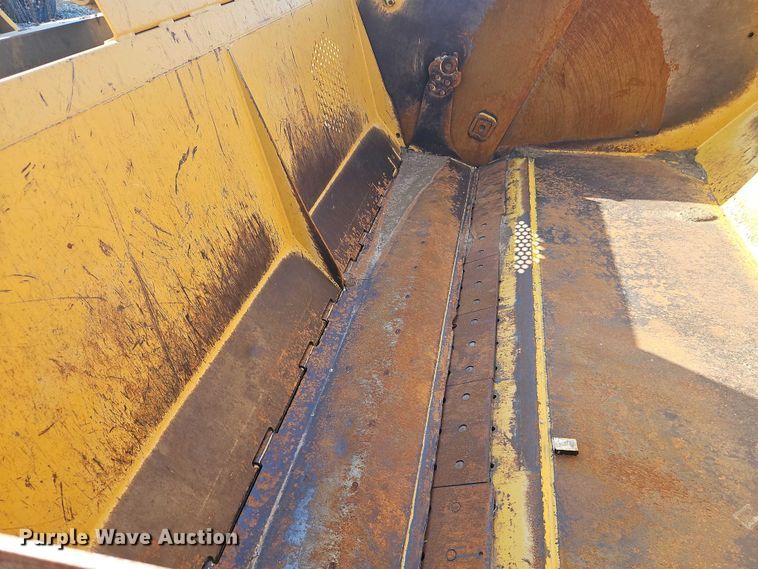 image for item DW6590 2016 John Deere 2112DC scraper