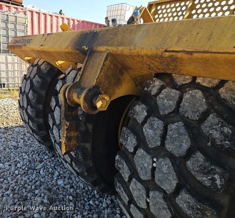 image for item DW6590 2016 John Deere 2112DC scraper