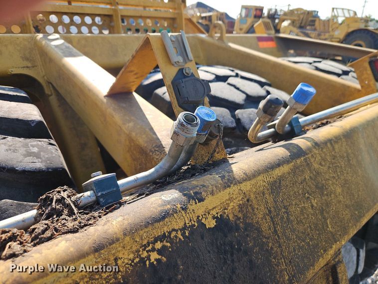 image for item DW6590 2016 John Deere 2112DC scraper