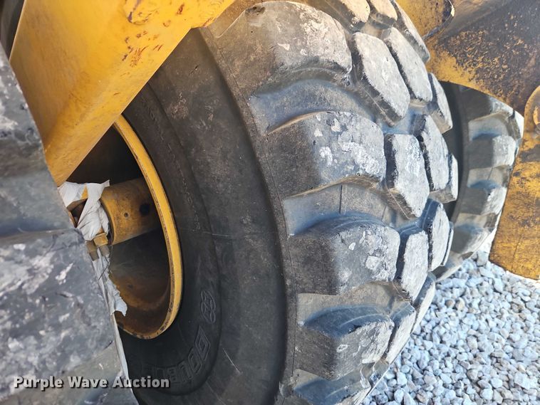 image for item DW6590 2016 John Deere 2112DC scraper