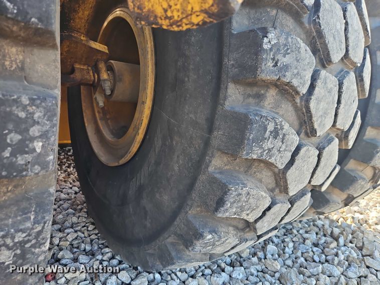 image for item DW6590 2016 John Deere 2112DC scraper