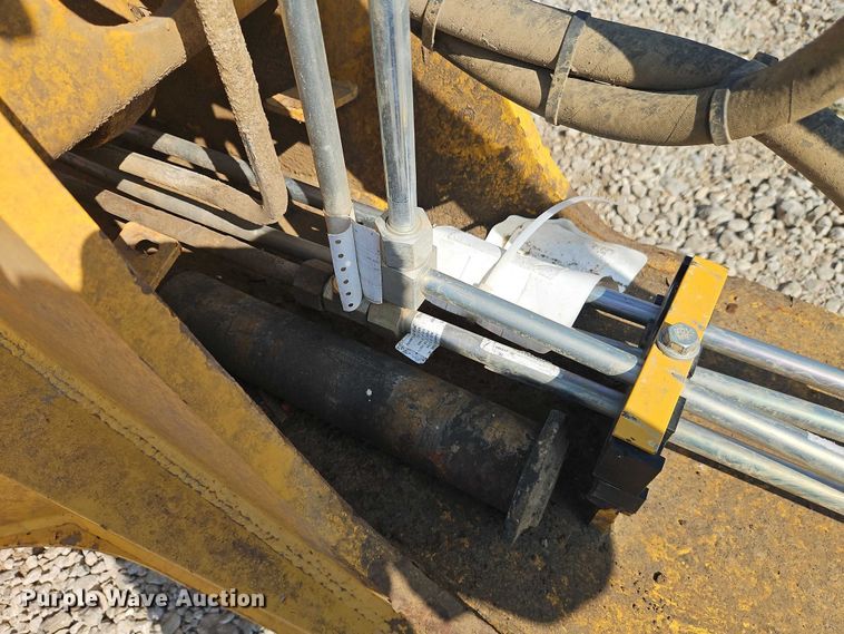 image for item DW6591 2012 John Deere 2112C scraper