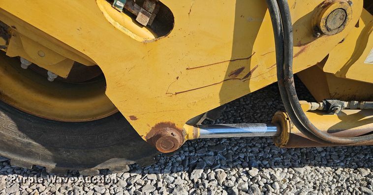 image for item DW6591 2012 John Deere 2112C scraper