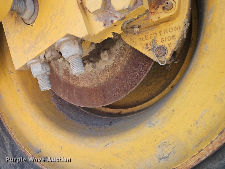 image for item DW6591 2012 John Deere 2112C scraper