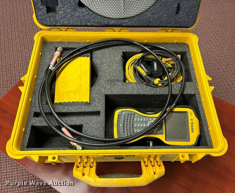 image for item DW6595 Trimble GPS guidance system