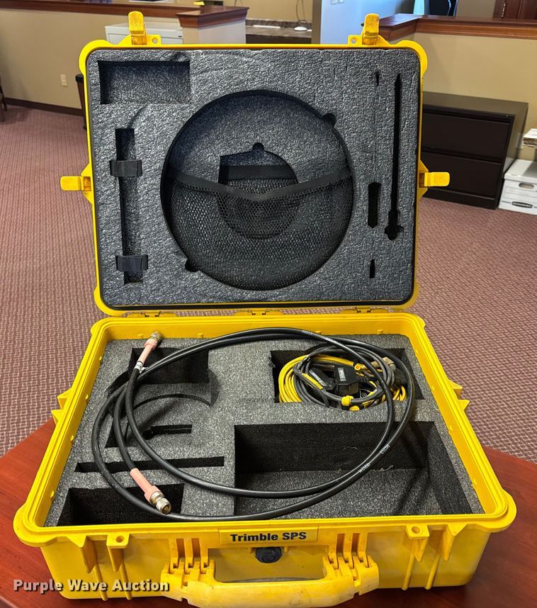 image for item DW6595 Trimble GPS guidance system