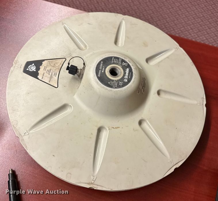 image for item DW6595 Trimble GPS guidance system