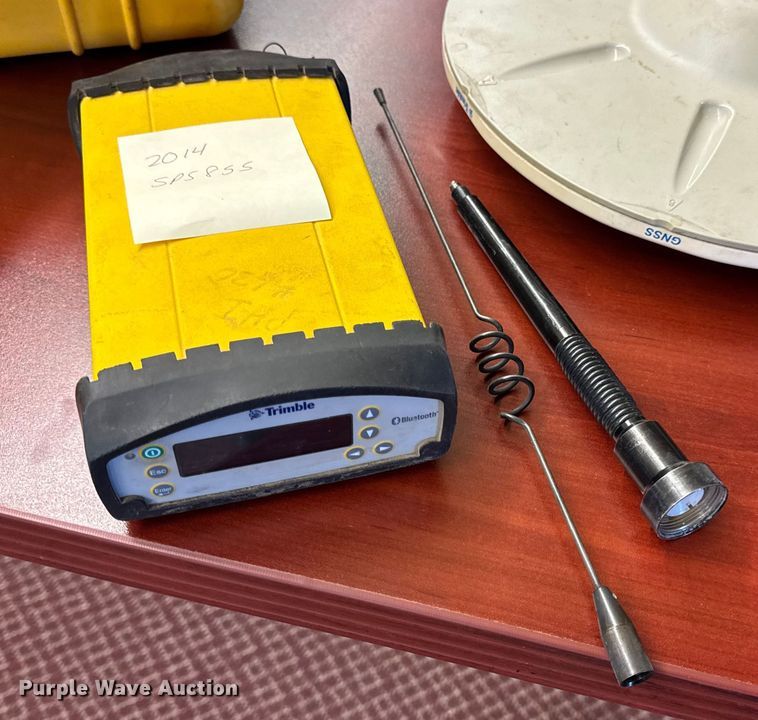 image for item DW6595 Trimble GPS guidance system