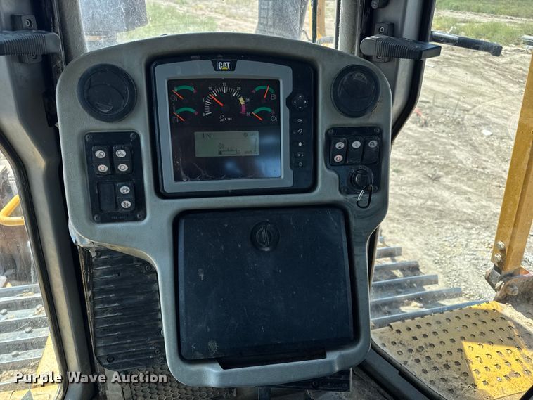 image for item DW6596 2014 Caterpillar D6T XW dozer