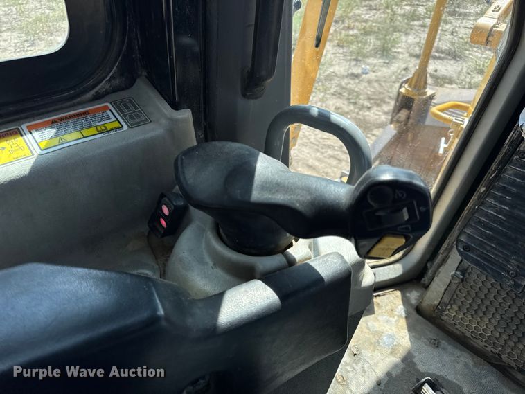 image for item DW6596 2014 Caterpillar D6T XW dozer