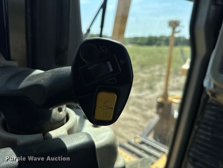 image for item DW6596 2014 Caterpillar D6T XW dozer