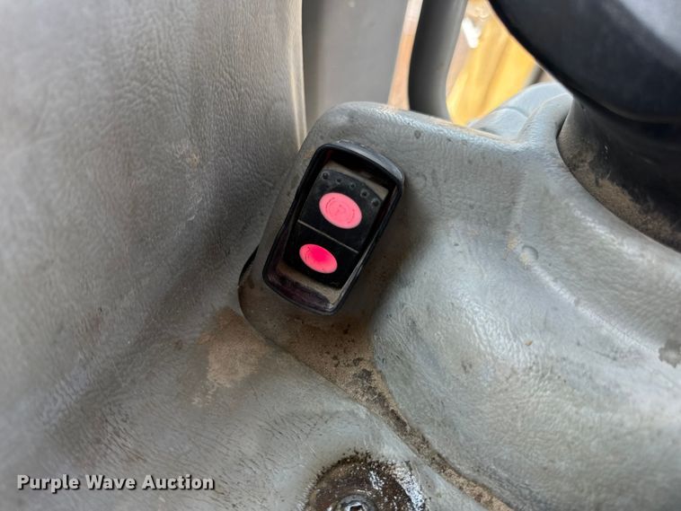 image for item DW6596 2014 Caterpillar D6T XW dozer