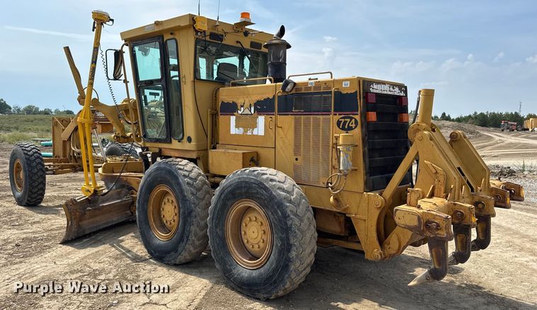 image for item DW6597 1997 Caterpillar 140H motor grader