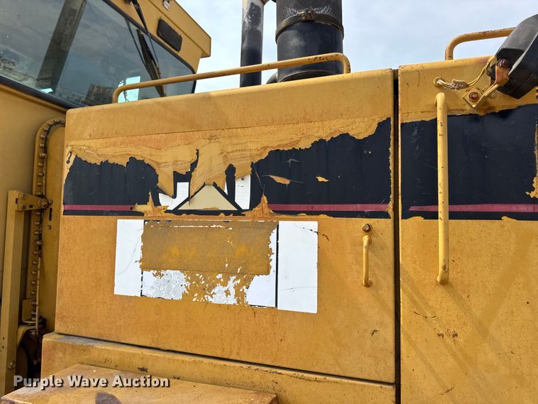 image for item DW6597 1997 Caterpillar 140H motor grader