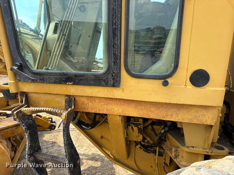 image for item DW6597 1997 Caterpillar 140H motor grader