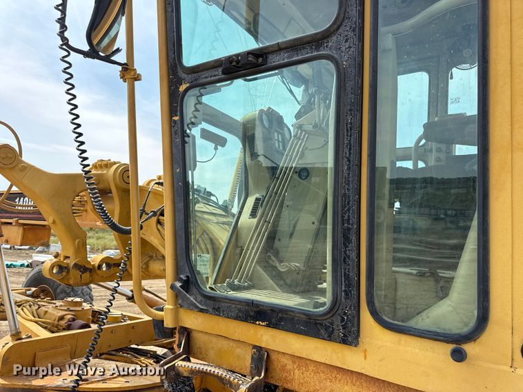 image for item DW6597 1997 Caterpillar 140H motor grader