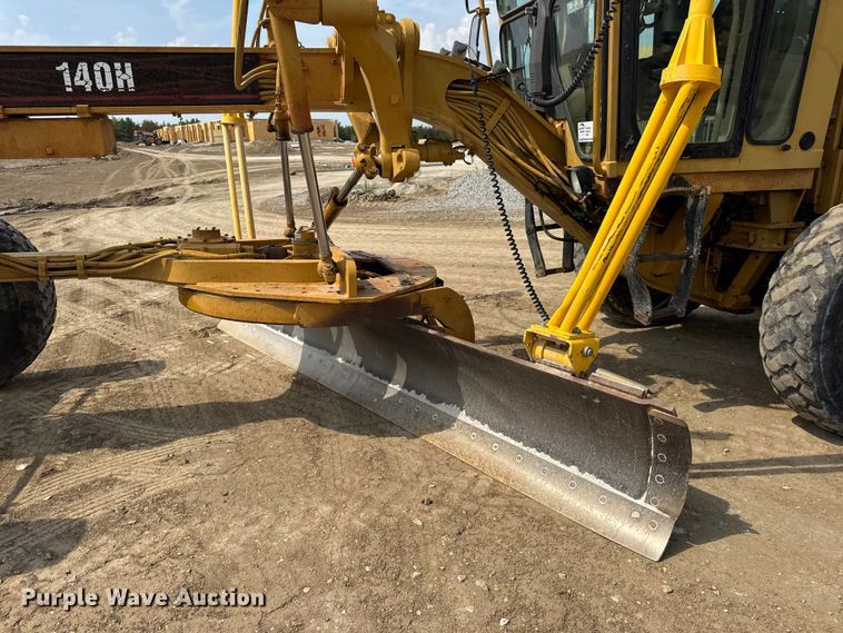 image for item DW6597 1997 Caterpillar 140H motor grader