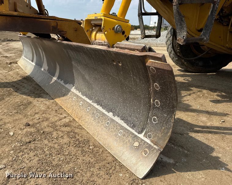 image for item DW6597 1997 Caterpillar 140H motor grader