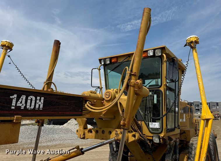 image for item DW6597 1997 Caterpillar 140H motor grader