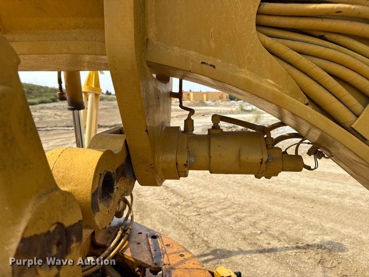 image for item DW6597 1997 Caterpillar 140H motor grader