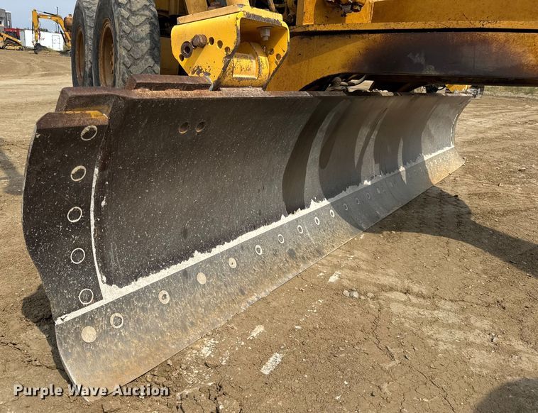 image for item DW6597 1997 Caterpillar 140H motor grader