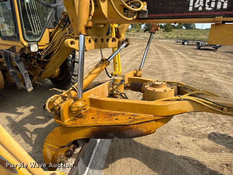 image for item DW6597 1997 Caterpillar 140H motor grader