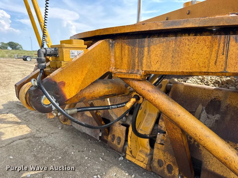 image for item DW6597 1997 Caterpillar 140H motor grader